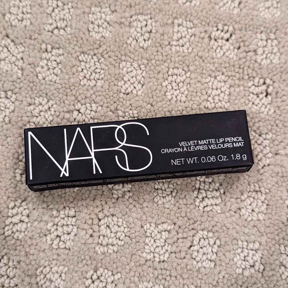 NARS Velvet Matte Lip Pencil CRUELLA